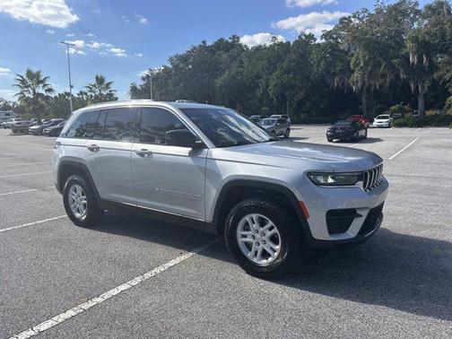 2023 Jeep Grand Cherokee Laredo