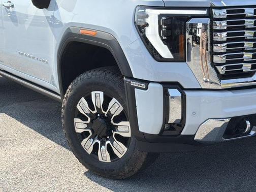 Glacier White 2026 GMC Sierra 2500 Denali