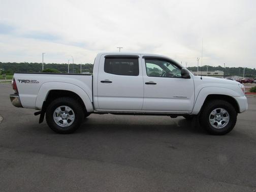 Super White 2013 Toyota Tacoma Base