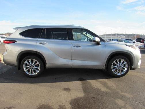 2022 Toyota Highlander Limited