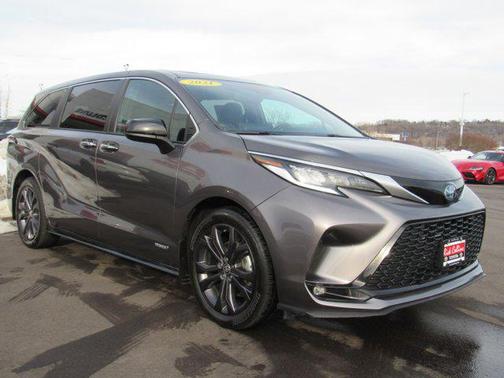 2021 Toyota Sienna XSE 7 Passenger