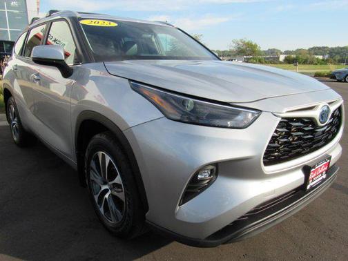 2023 Toyota Highlander Hybrid XLE
