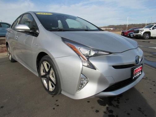 2016 Toyota Prius Three Touring