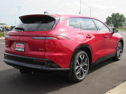 2025 Toyota Crown Signia XLE