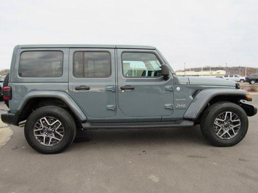2024 Jeep Wrangler 4-Door Sahara 4x4