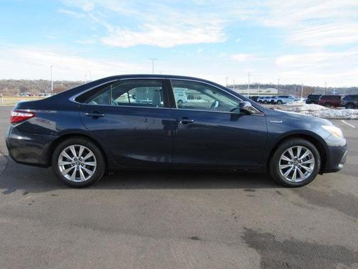 2016 Toyota Camry Hybrid XLE