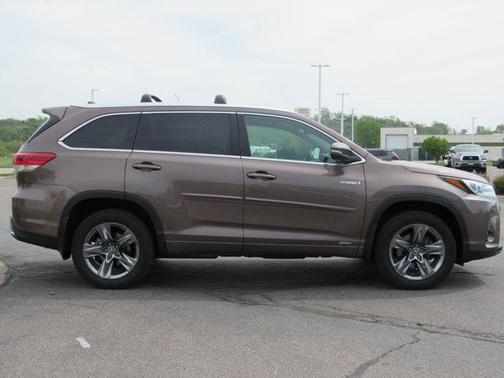 2019 Toyota Highlander Hybrid Platinum