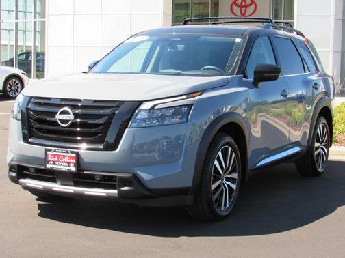 2025 Nissan Pathfinder Platinum 4WD