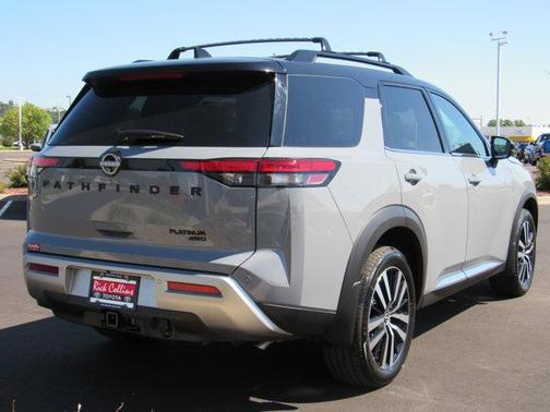 2025 Nissan Pathfinder Platinum 4WD