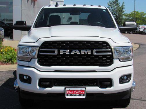 2022 RAM 3500 Big Horn Crew Cab 4x4 8' Box