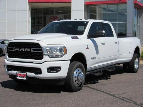 2022 RAM 3500 Big Horn Crew Cab 4x4 8' Box