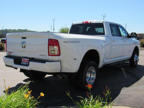2022 RAM 3500 Big Horn Crew Cab 4x4 8' Box
