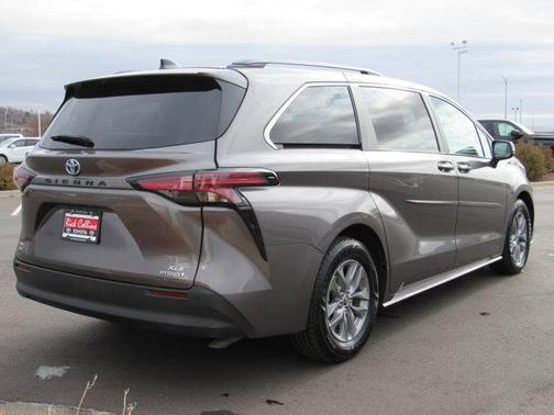 2022 Toyota Sienna XLE