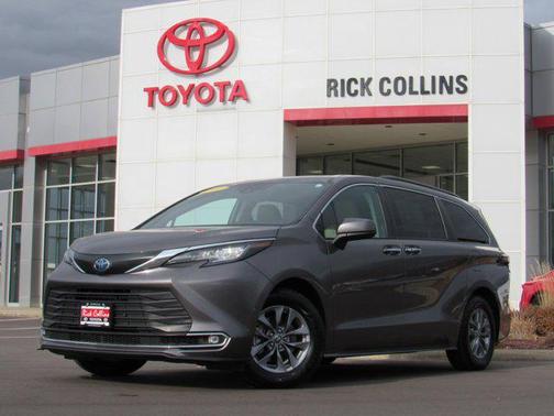 2022 Toyota Sienna XLE
