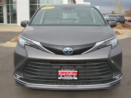 2022 Toyota Sienna XLE