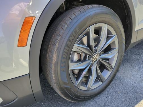 2023 Volkswagen Tiguan 2.0T SE