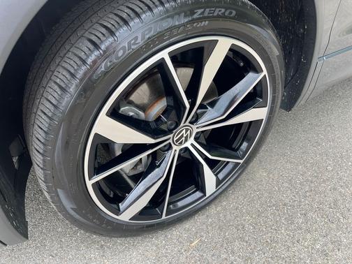 2022 Volkswagen Tiguan 2.0T SEL R-Line