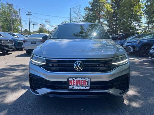 2022 Volkswagen Tiguan 2.0T SE R-Line Black