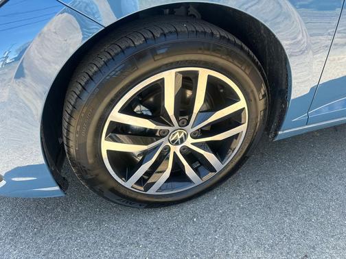 Monterey Blue Pearl 2025 Volkswagen Jetta 1.5T SE