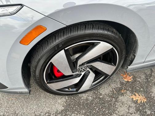 2024 Volkswagen Golf GTI 2.0T S