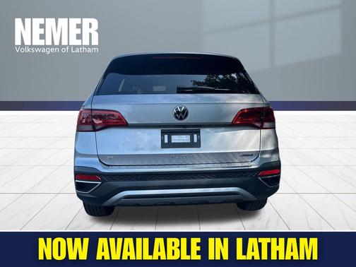 Pyrite Silver Metallic 2024 Volkswagen Taos 1.5T SE