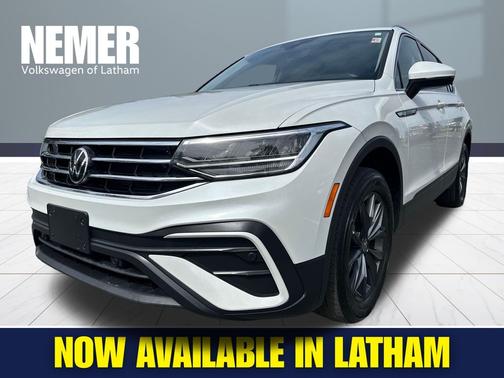 Opal White Pearl Effect 2023 Volkswagen Tiguan 2.0T SE