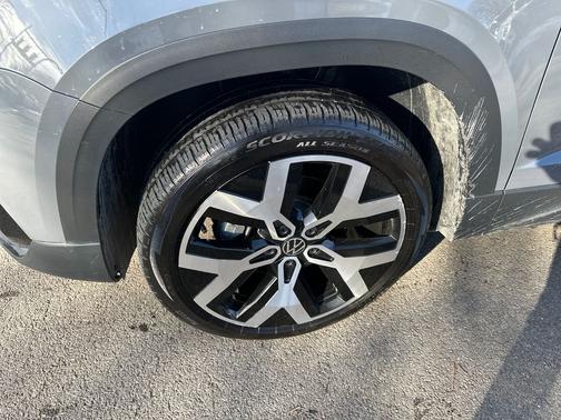 2023 Volkswagen Taos 1.5T SEL