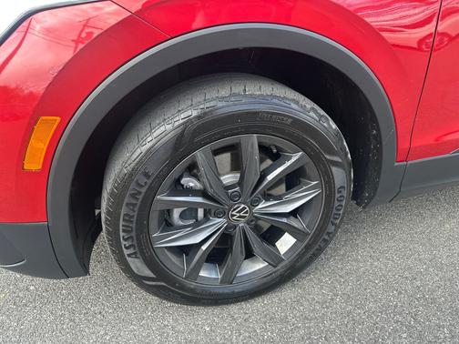 2024 Volkswagen Tiguan 2.0T SE