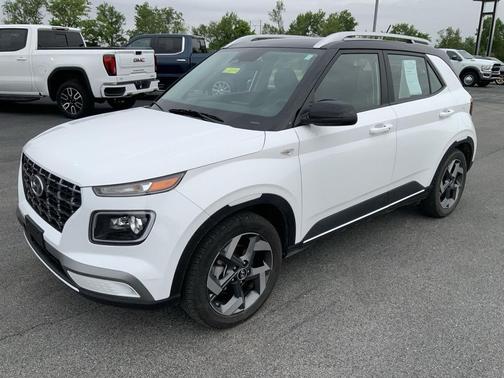 Lunar White w/Black Roof 2024 Hyundai VENUE Limited
