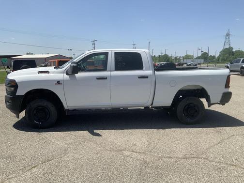 2025 RAM 2500 Tradesman Crew Cab 4x4 6'4' Box
