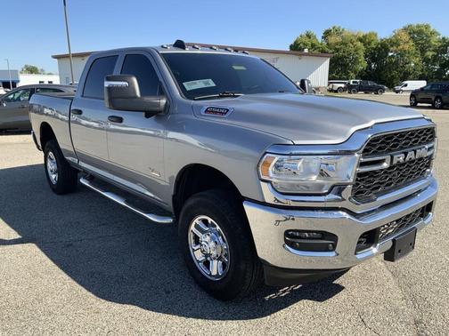 2024 RAM 2500 Tradesman Crew Cab 4x4 6'4' Box