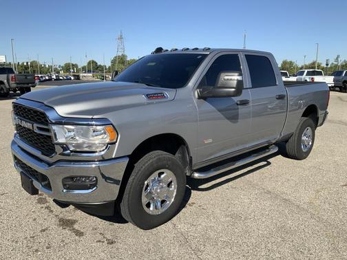 2024 RAM 2500 Tradesman Crew Cab 4x4 6'4' Box