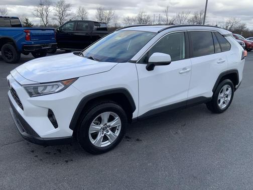 2020 Toyota RAV4 XLE