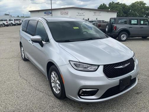 2023 Chrysler Pacifica Touring