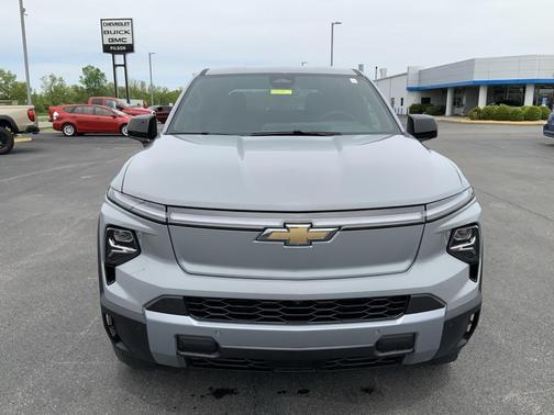 2025 Chevrolet Silverado EV LT