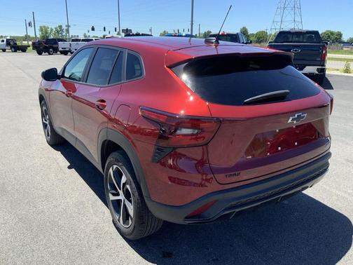 Crimson Metallic 2025 Chevrolet Trax FWD 1RS