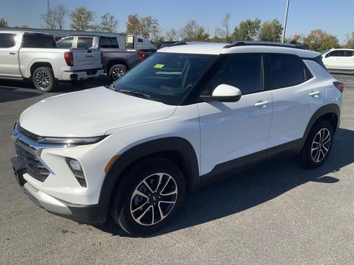 Summit White 2025 Chevrolet Trailblazer LT