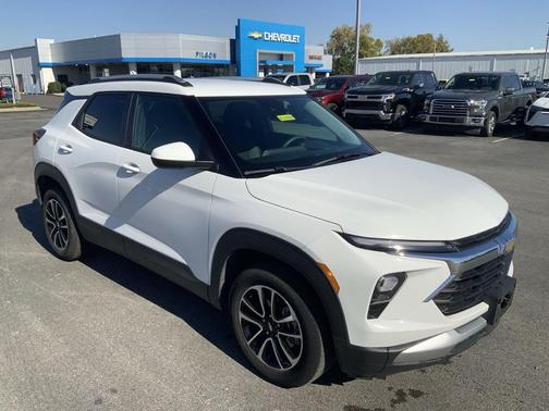 Summit White 2025 Chevrolet Trailblazer LT