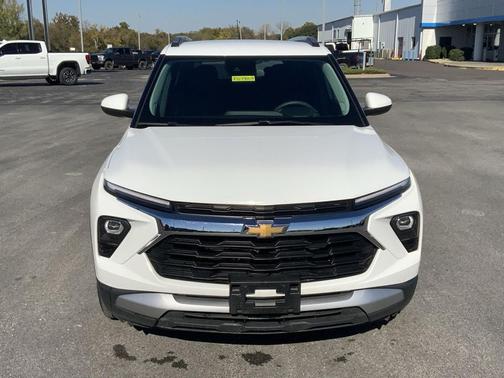 Summit White 2025 Chevrolet Trailblazer LT