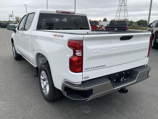 Summit White 2026 Chevrolet Silverado 1500 LT