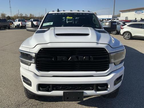 2023 RAM 3500 Laramie Crew Cab 4x4 8' Box