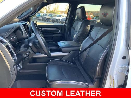 2023 RAM 3500 Laramie Crew Cab 4x4 8' Box