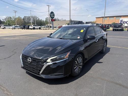 Super Black 2023 Nissan Altima 2.5 SV