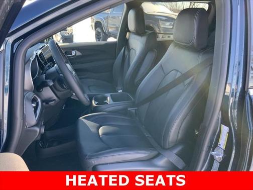 2025 Chrysler Pacifica Hybrid Select