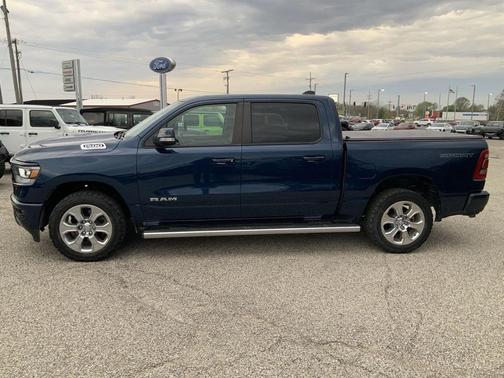 Patriot Blue Pearlcoat 2022 RAM 1500 Big Horn/Lone Star