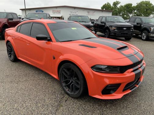 Go Mango 2023 Dodge Charger SRT Hellcat Widebody Jailbreak
