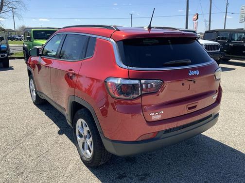 Red Hot Pearlcoat 2025 Jeep Compass Latitude