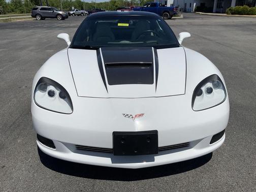 Arctic White 2005 Chevrolet Corvette Base