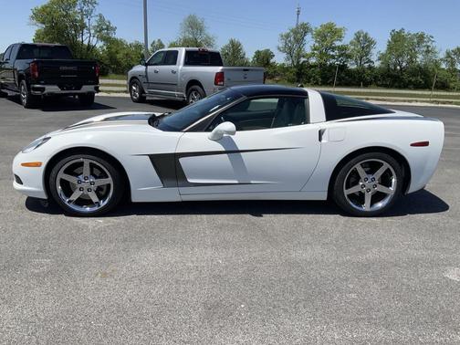 Arctic White 2005 Chevrolet Corvette Base