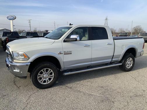 2018 RAM 2500 Laramie Crew Cab 4x4 6'4' Box